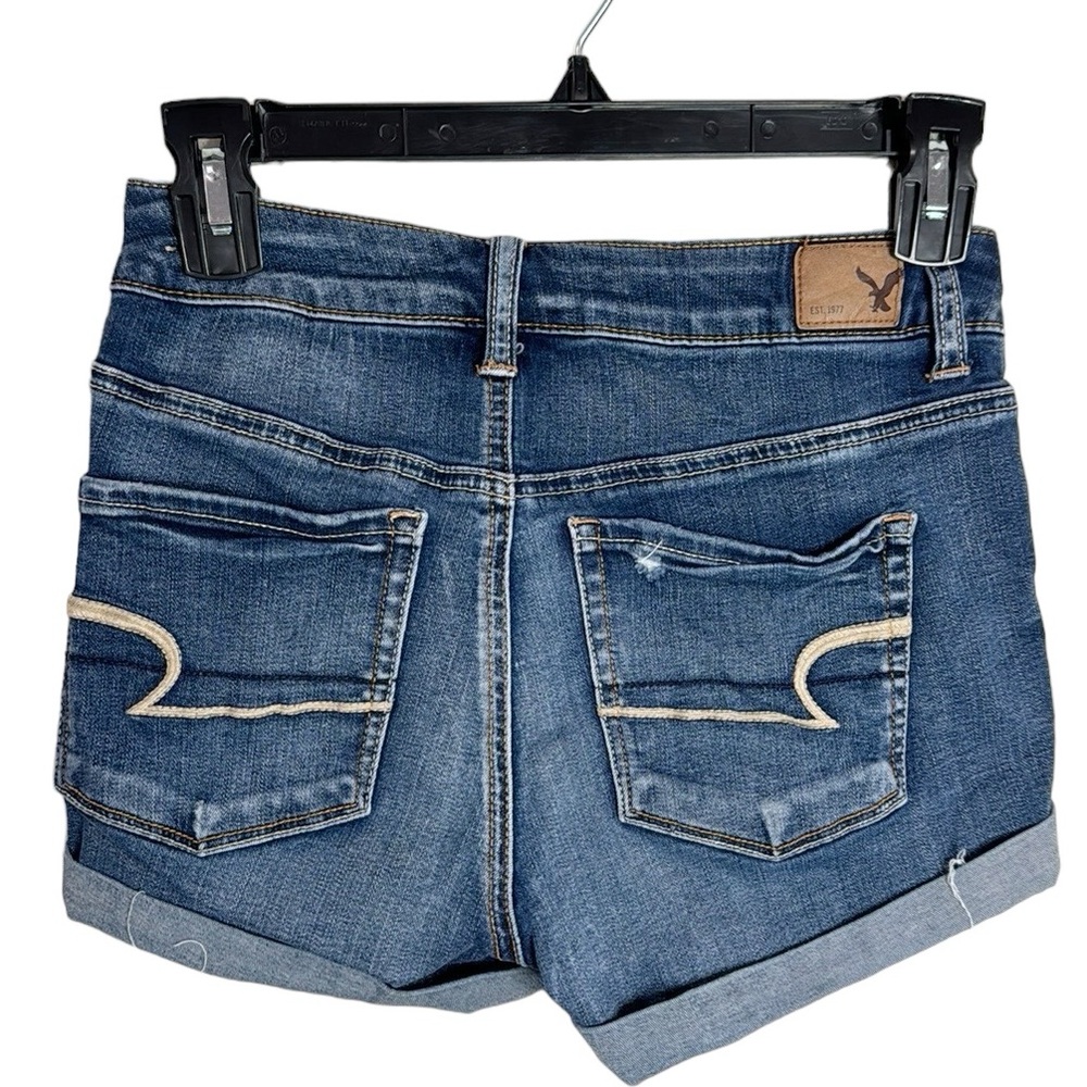 American Eagle super stretch distressed cuffed medium wash denim shorts size 4 - Picture 2 of 11